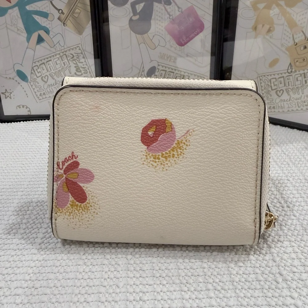 Coach Scout with Floral Wallet-2 pcs set - Picture 9 of 14